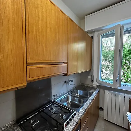 Regina Gardesana Lakeshore Apartment