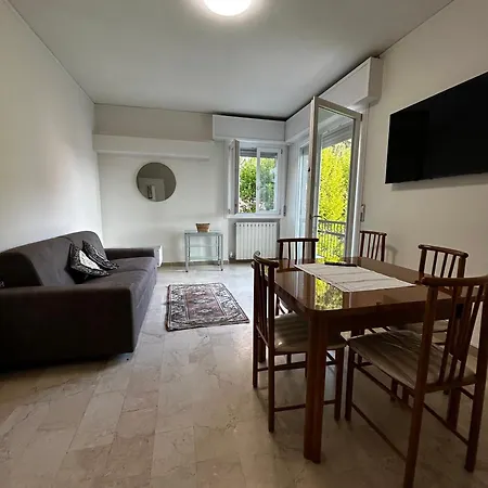 Regina Gardesana Lakeshore Apartment *