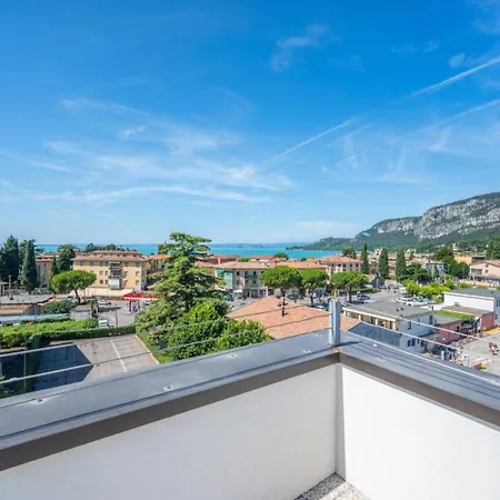 Apartment Regina Gardesana Lakeshore